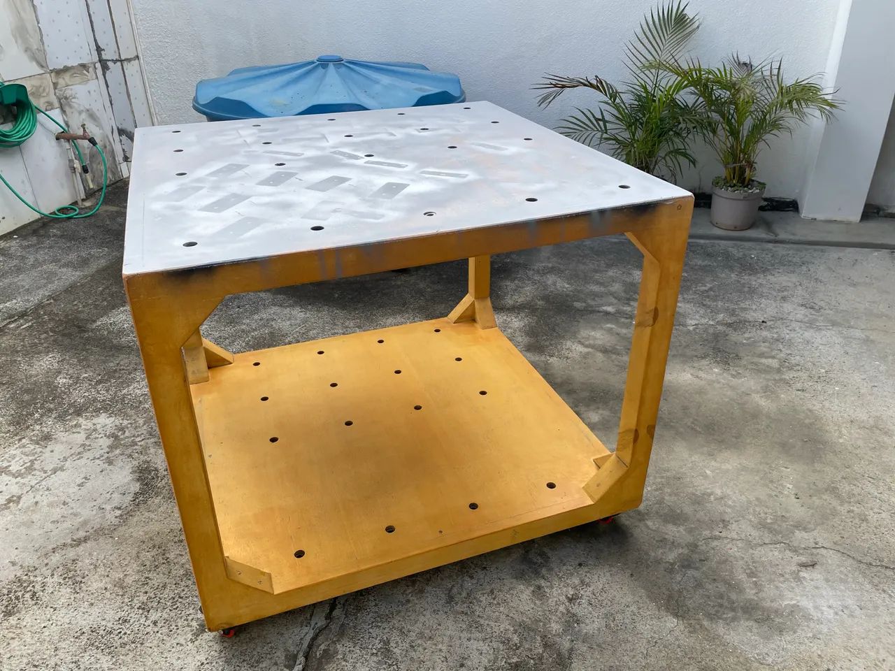 Mesa multiuso reforçada com rodas? - Foto 2