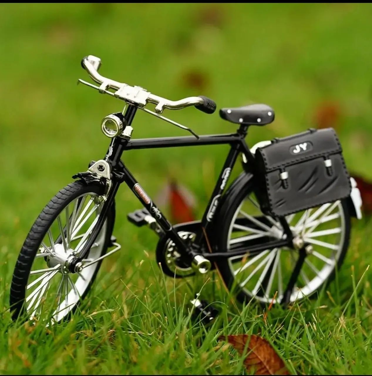 Bicicleta Clássica Miniatura em Metal (Montada - Preta) - Foto 4