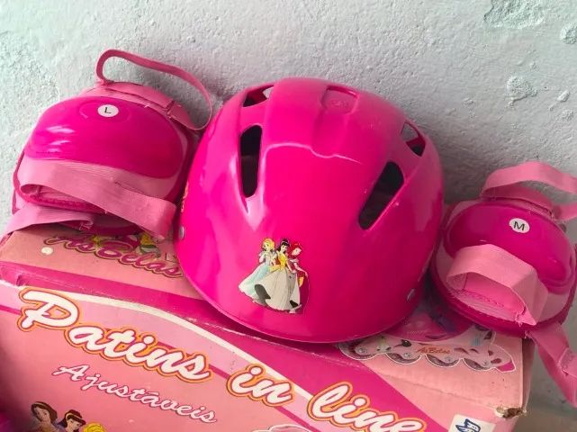 Patins Rosa - As Belas - Ajustavél de 38 a 41 - Com acessórios de proteção. - Foto 2