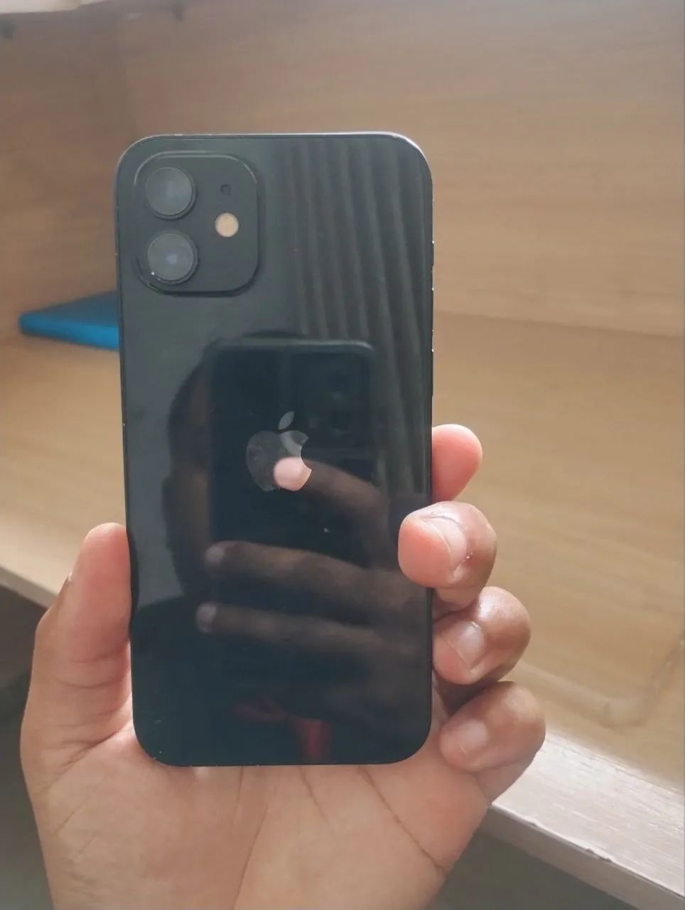 Vendo iPhone 12 muito novo  - Foto 4