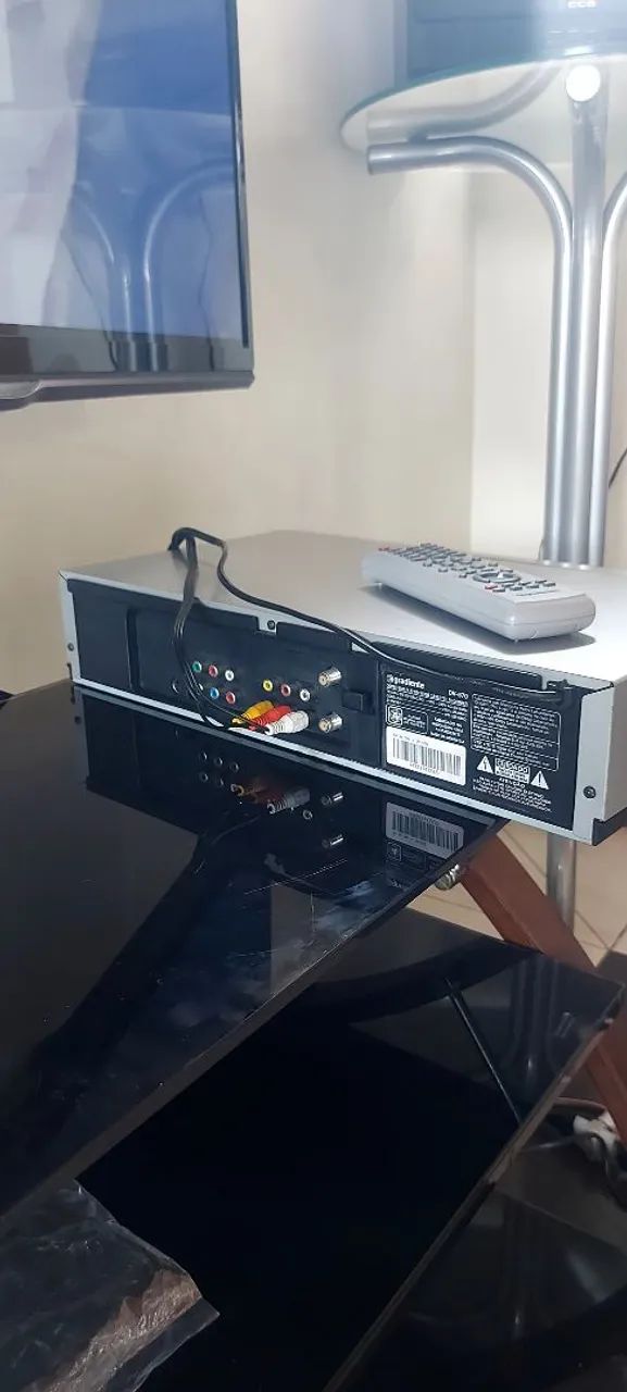 Vídeo cassete Gradiente  " Combo " Stéreo.  - Foto 4
