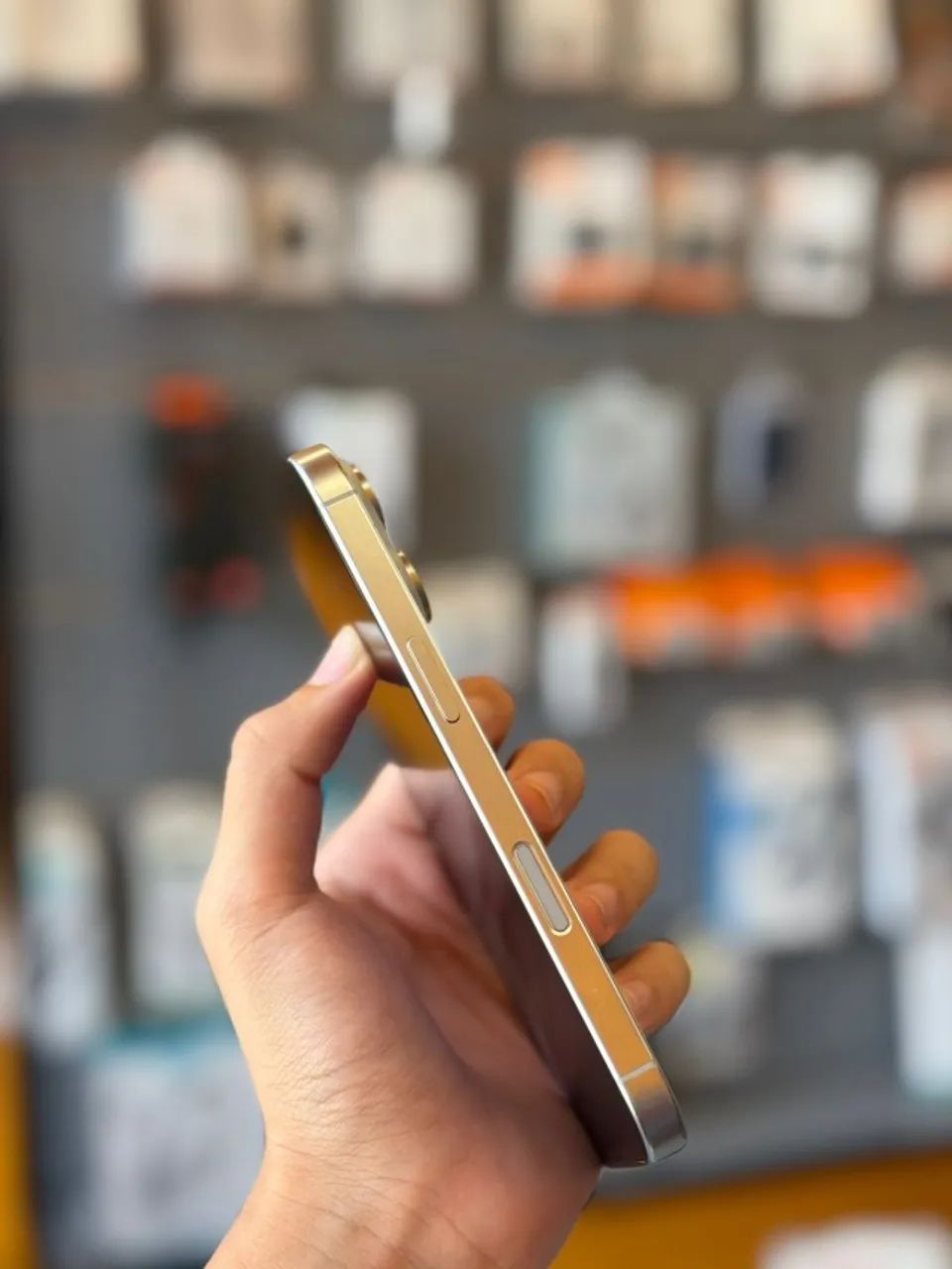 iPhone 16 Pro - 128GB - White Titanium (Branco) - Foto 2