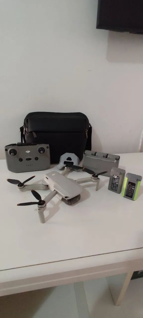 Drone dji mini 2 com 5 baterias 