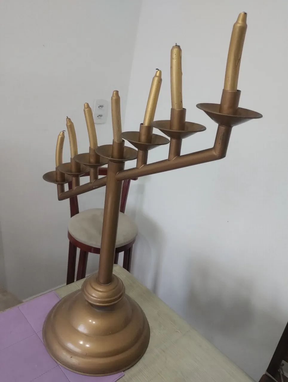 Castiçal de bronze com sete velas