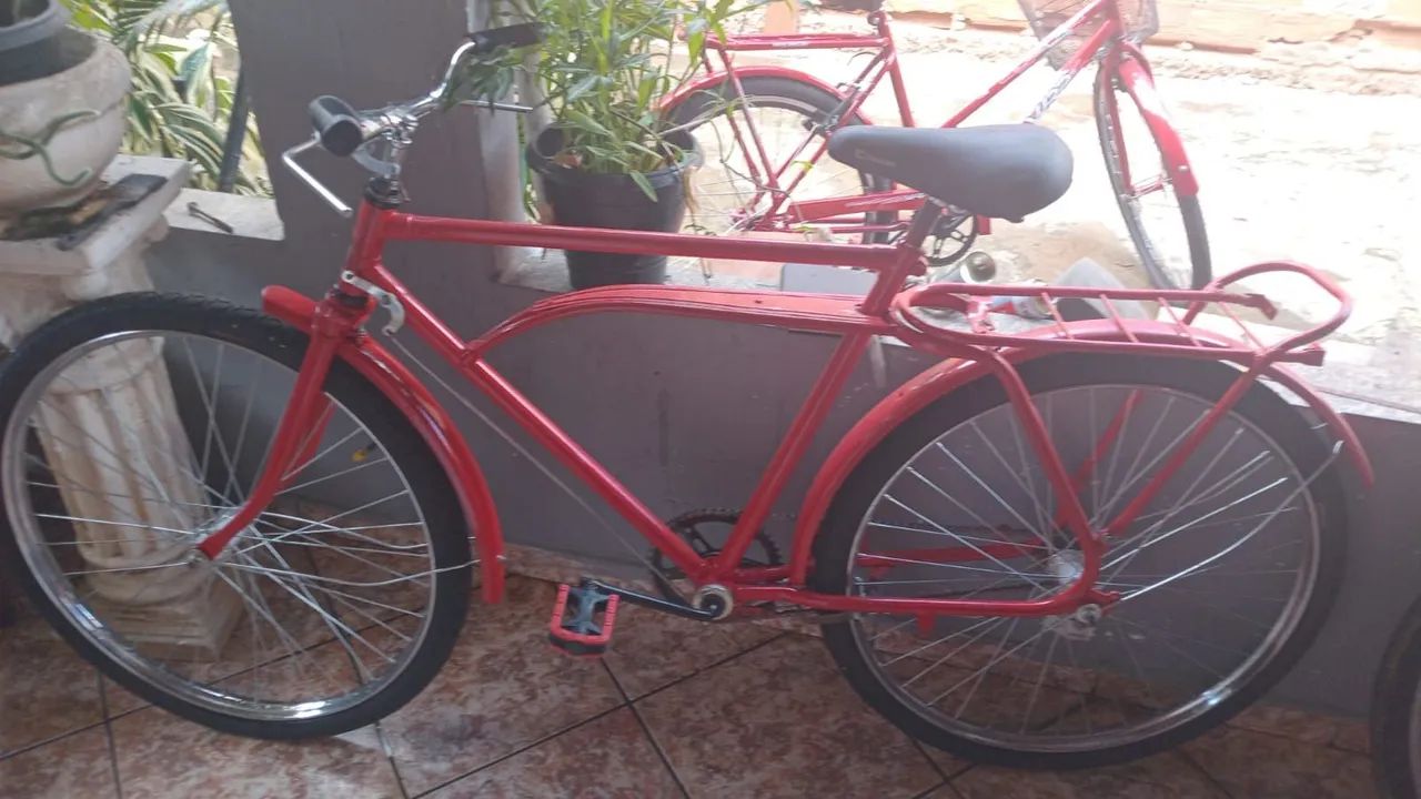 Bicicleta relíquia vermelha  - Foto 3
