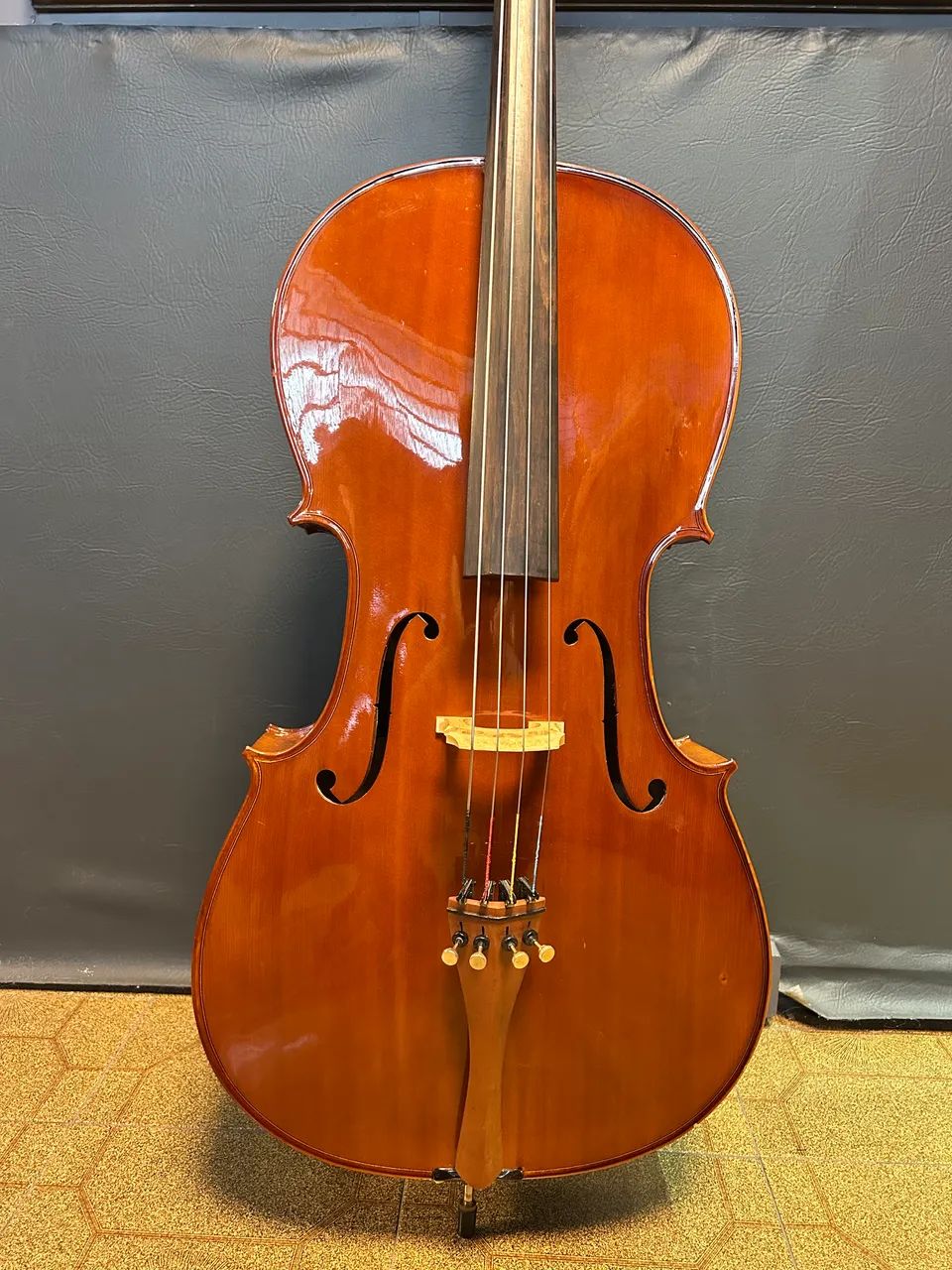 Violoncelo Eagle 4/4 C200 seminovo  - Foto 3