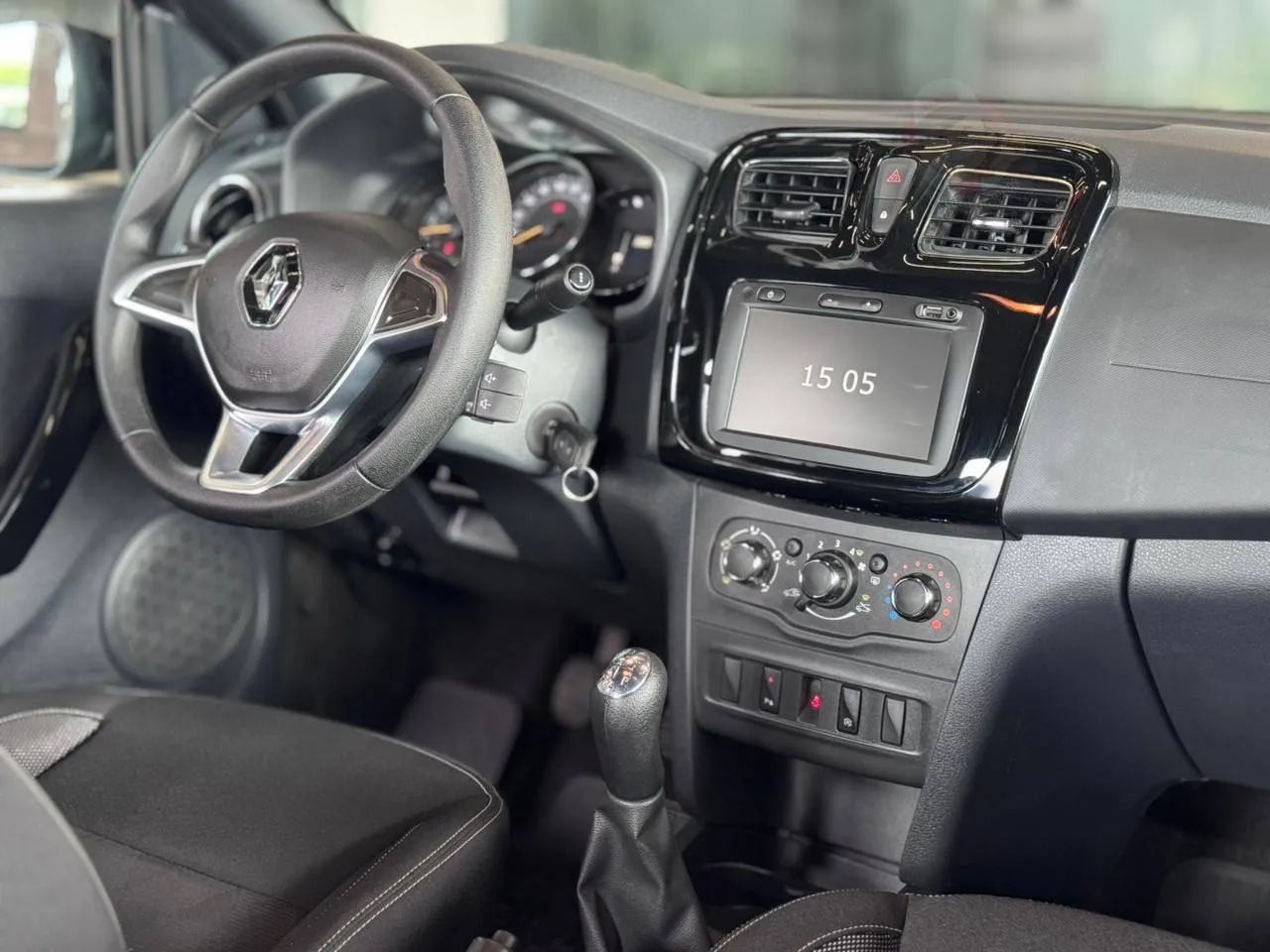 Renault Logan Zen Flex 1.0 12V 4P Mec. 2025 - Foto 5