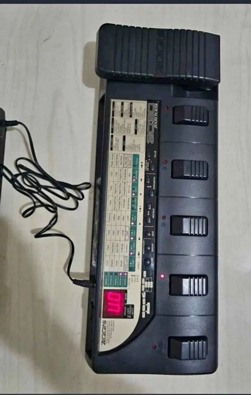 Pedaleira zoom 3030 made in japan - Instrumentos musicais