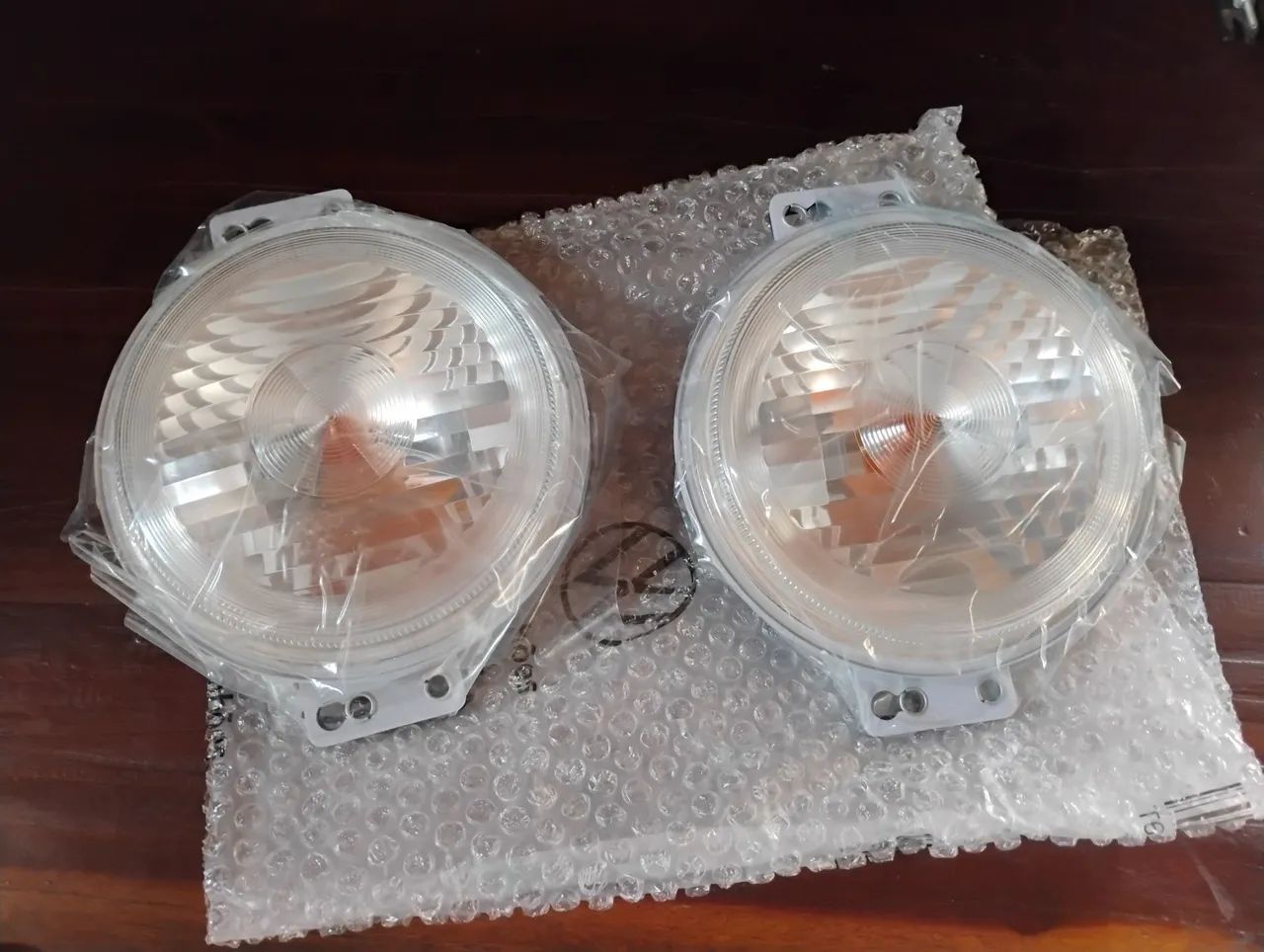 Par de luz indicadora de direção original VW constellation - Foto 3