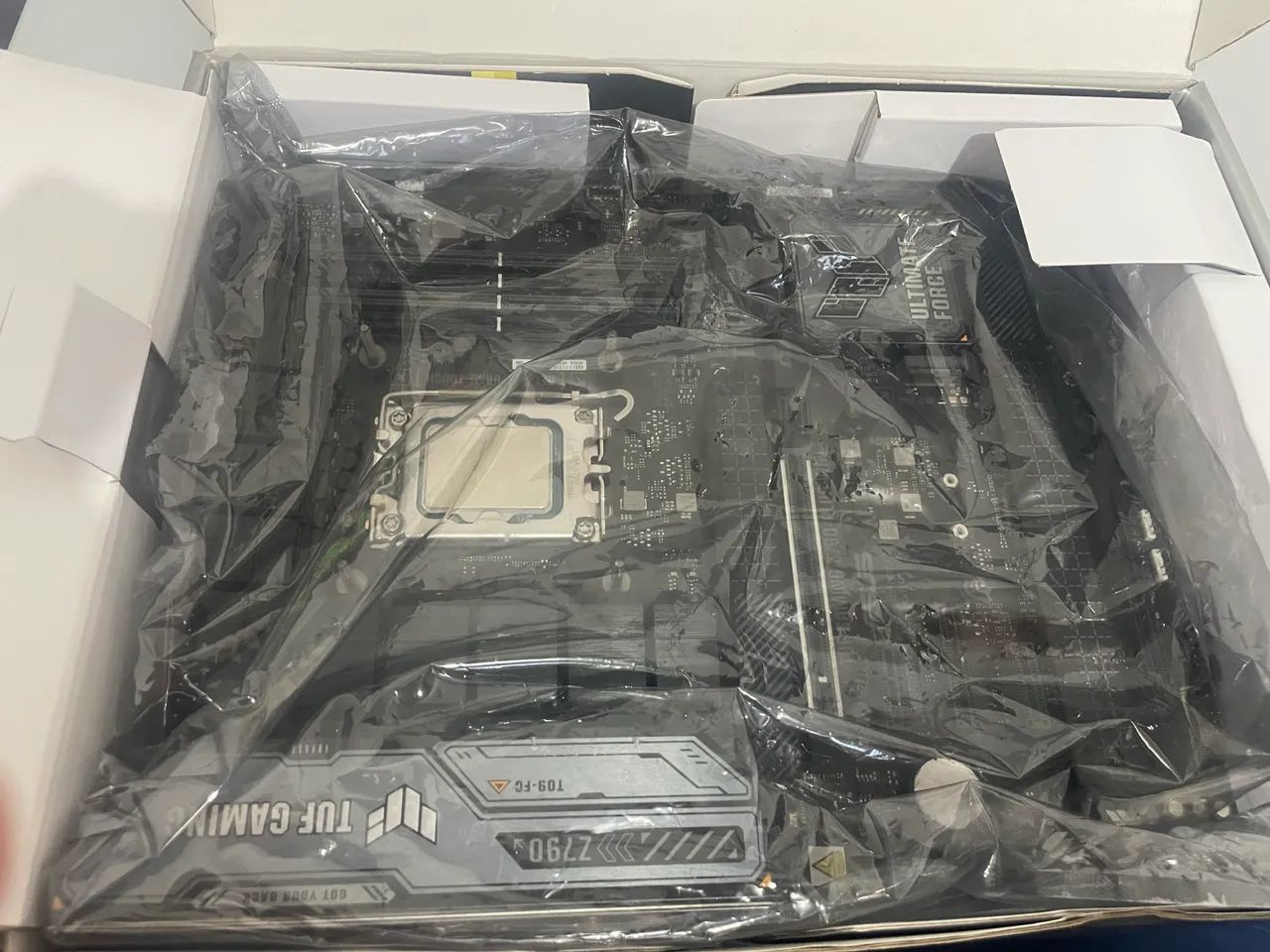 Kit Intel Core i5-14600KF + ASUS TUF Gaming Z790-Plus | Completo  | Troco por ps5 - Foto 3
