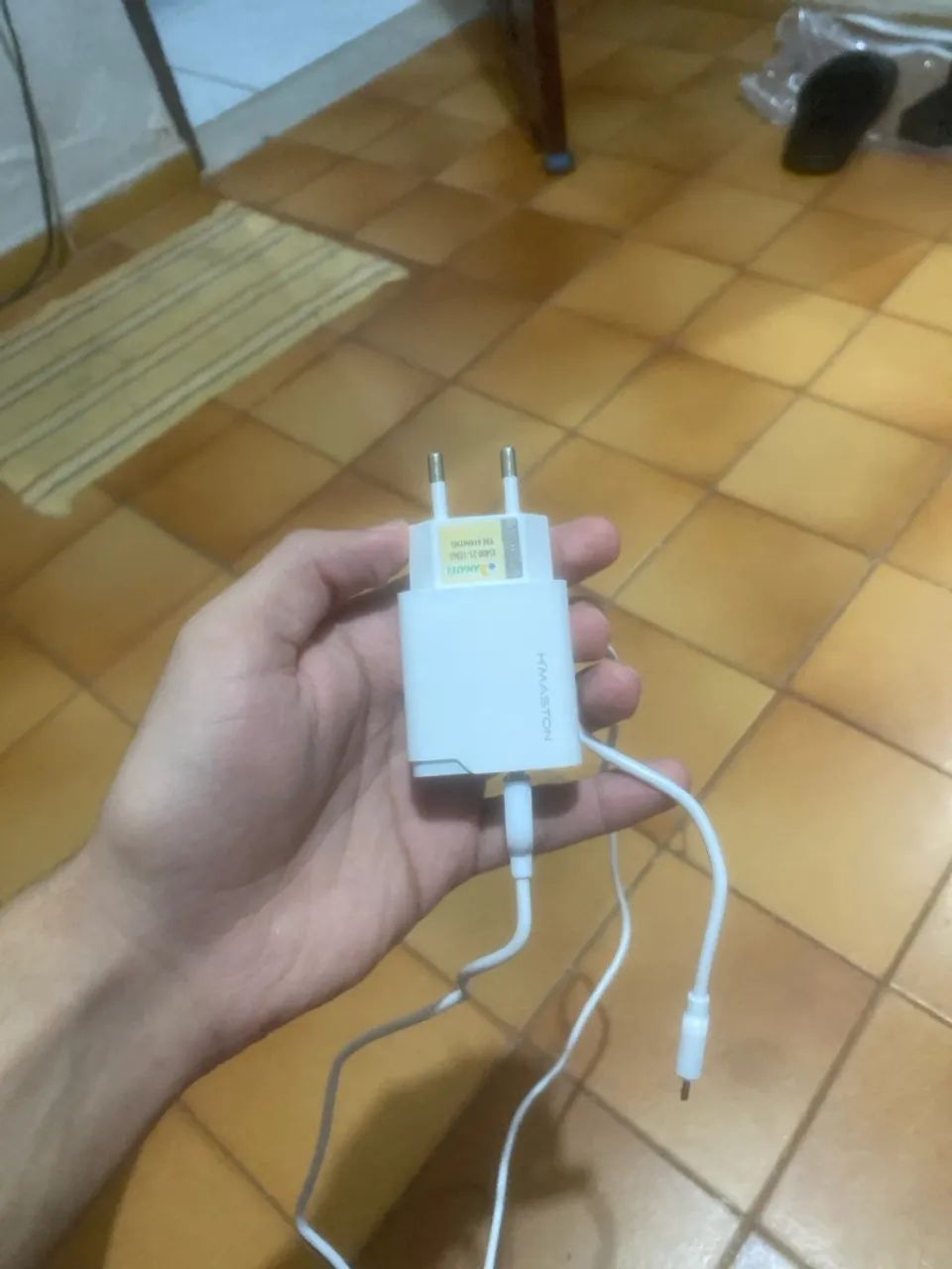  A'Gold CA19, com saídas USB e cabo conectado. - Foto 2