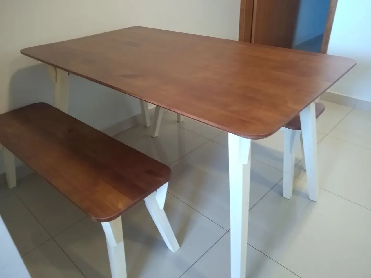Mesa de Madeira Pinus com 2 Bancos - Foto 2