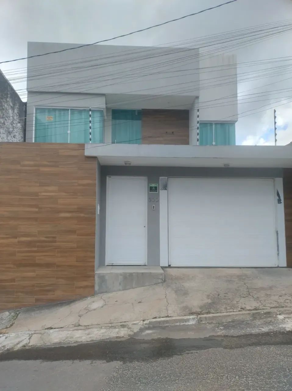 CASA EM ALAGOINHAS COM ÓTIMO ACABAMENTO