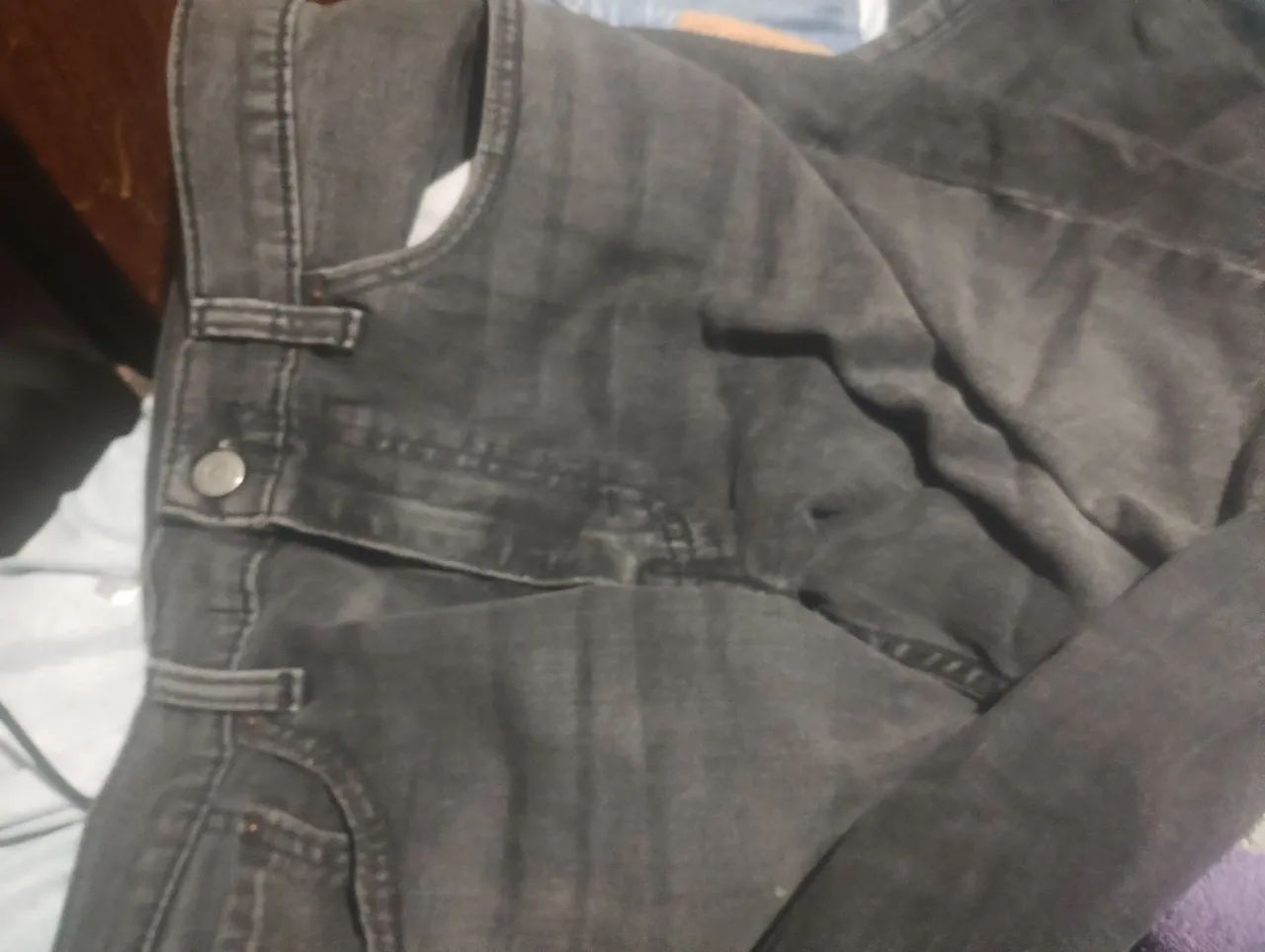 Calça Levis original em perfeito estado - Foto 3