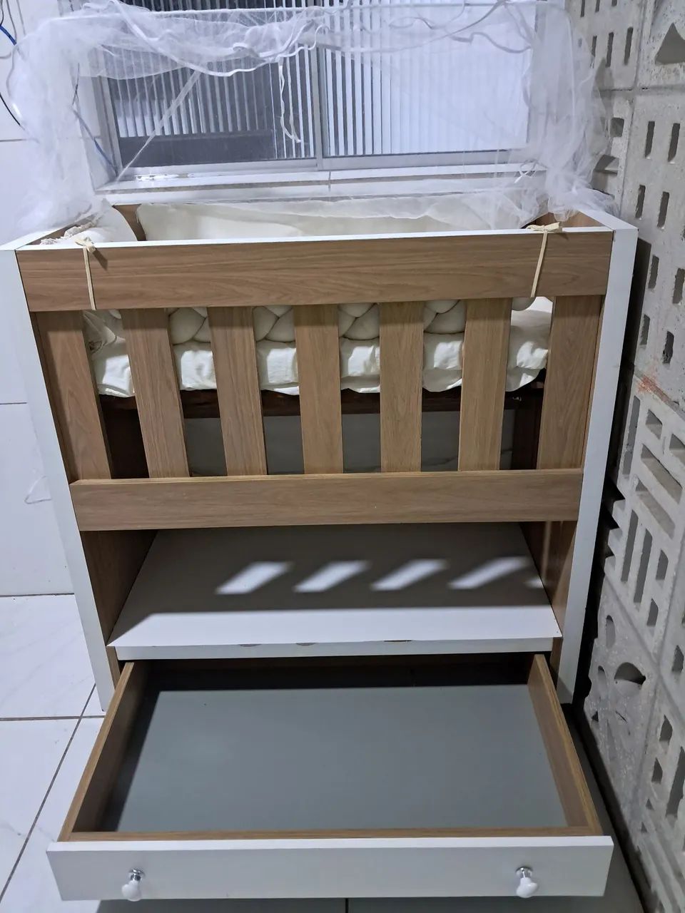 Mini berço em madeira completo