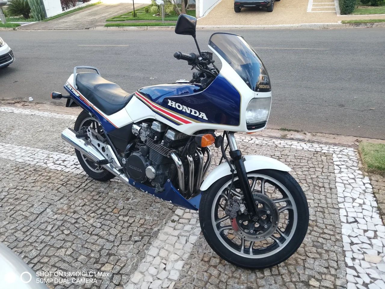CBX 750 - Foto 2