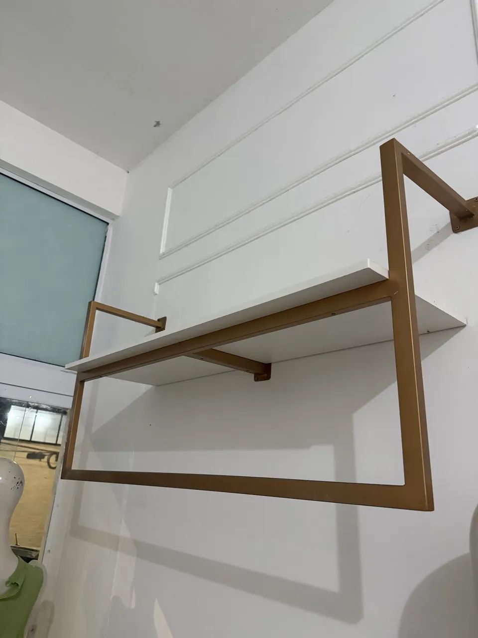 Prateleira de ferro com mdf 