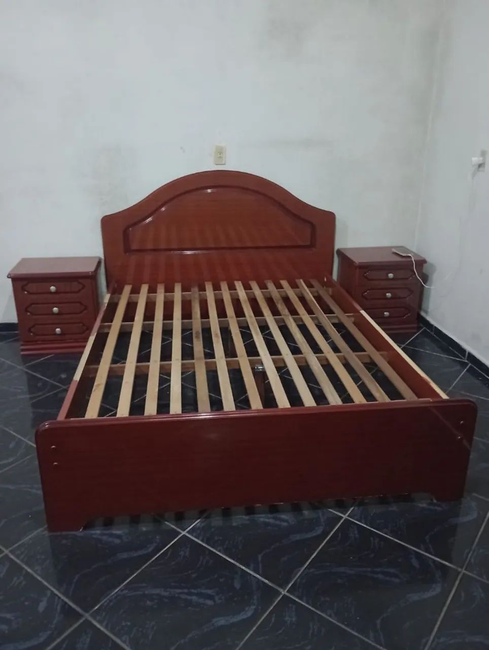 Cama Casal Seminova