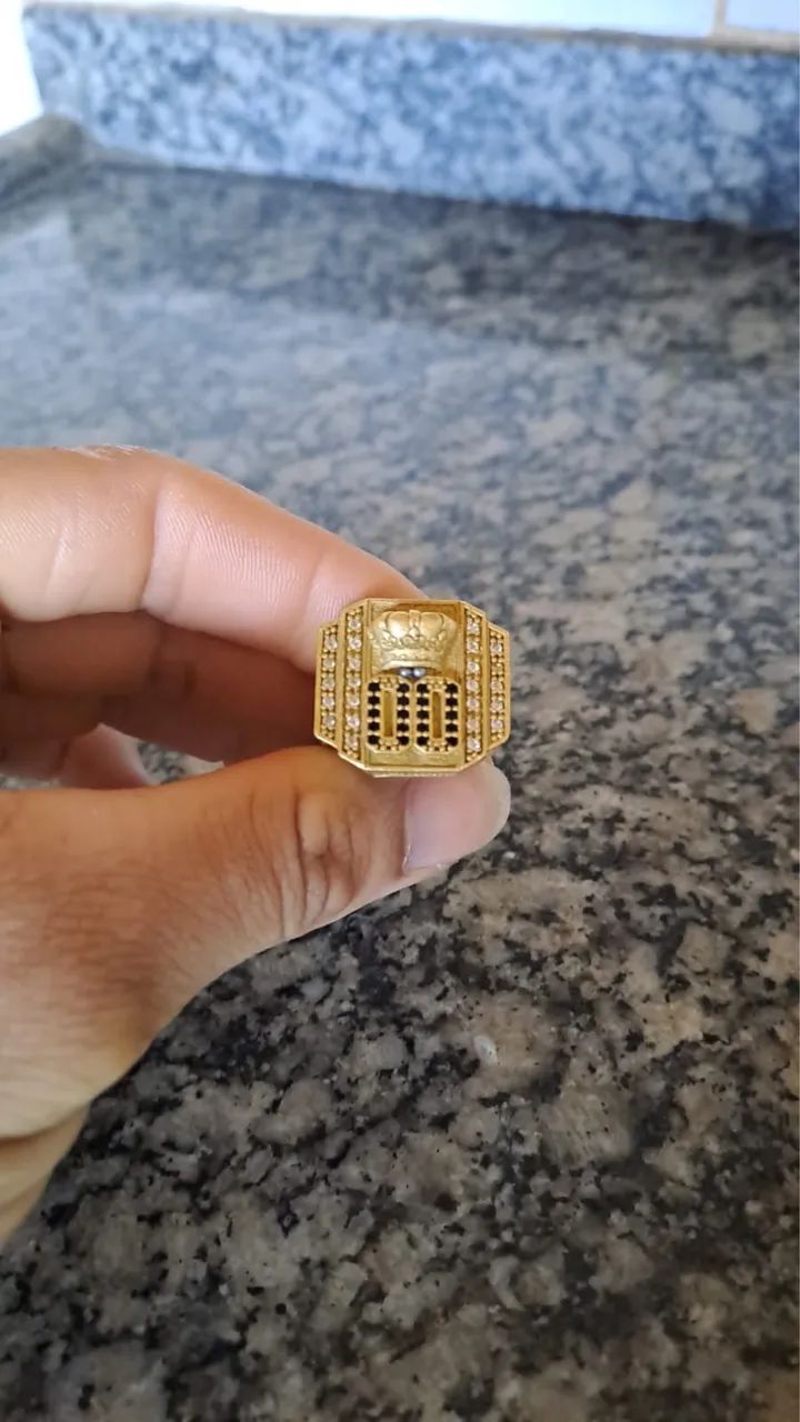 Bracelete e dedeiras de moeda antiga
