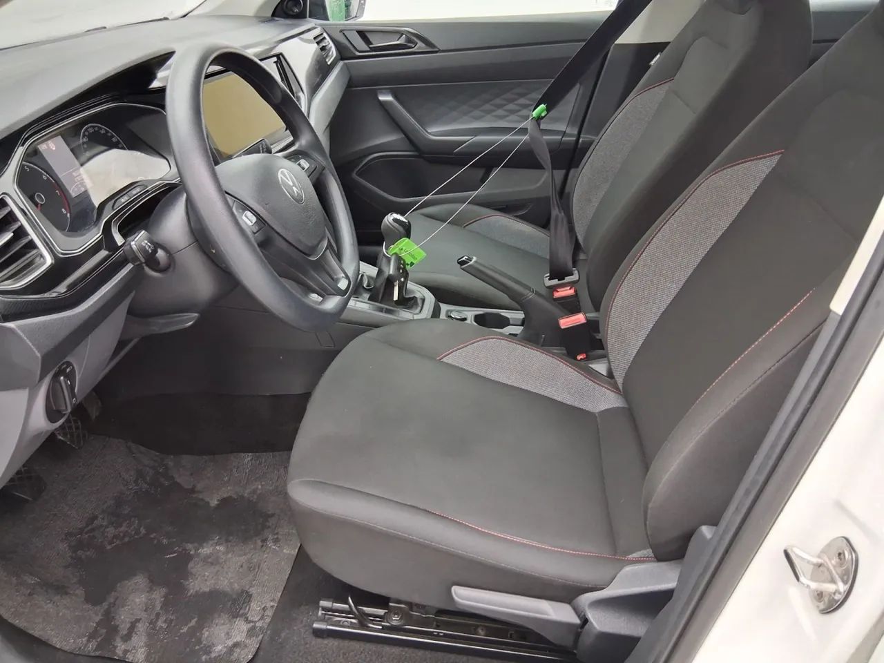 Volkswagen Polo Track 1.0 Flex 12V 5p, foto 16 de 18