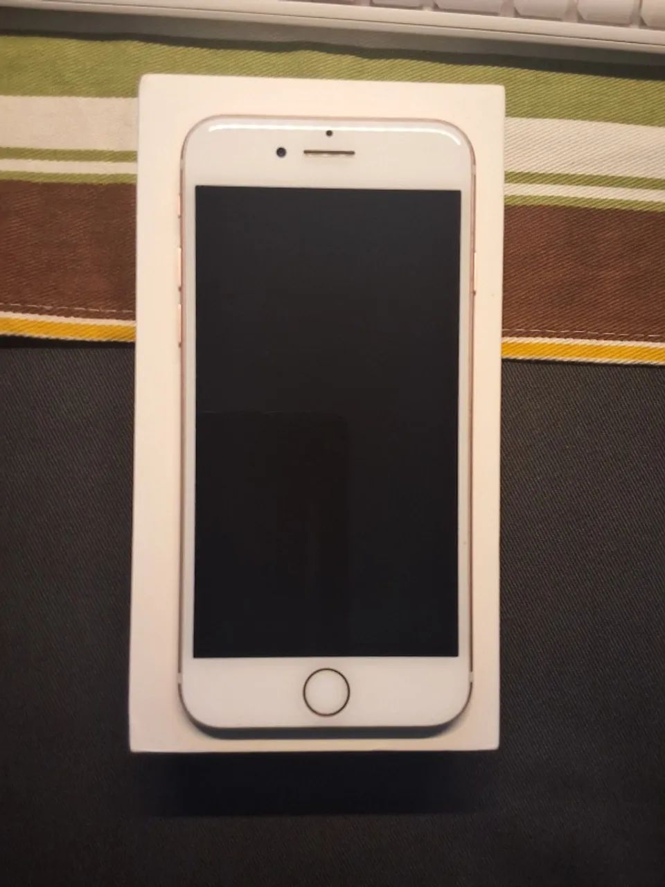 iPhone 7 128GB Ouro Rosé + Caixa Original + 4 Capinhas