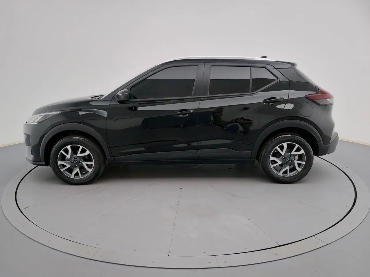 Nissan Kicks Sense 1.6 16V Flex Aut., foto 2 de 18