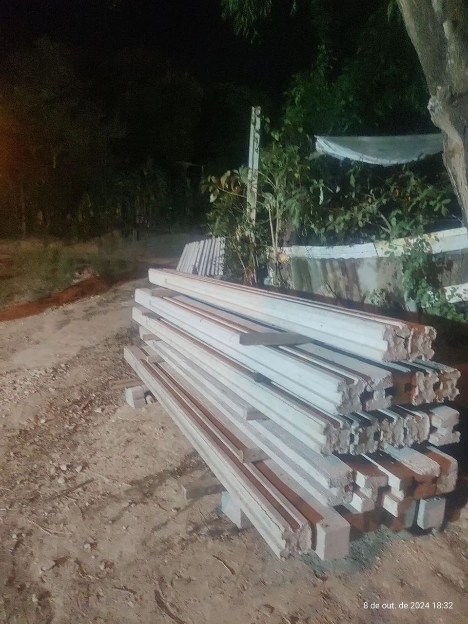 Fence Posts436600748975083520