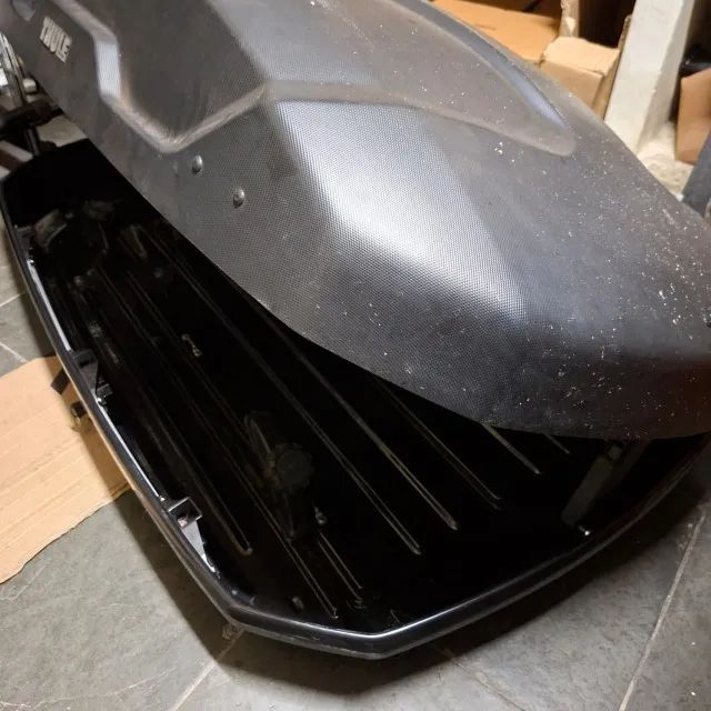 Bau de teto Thule Force S de 300 litros Usado