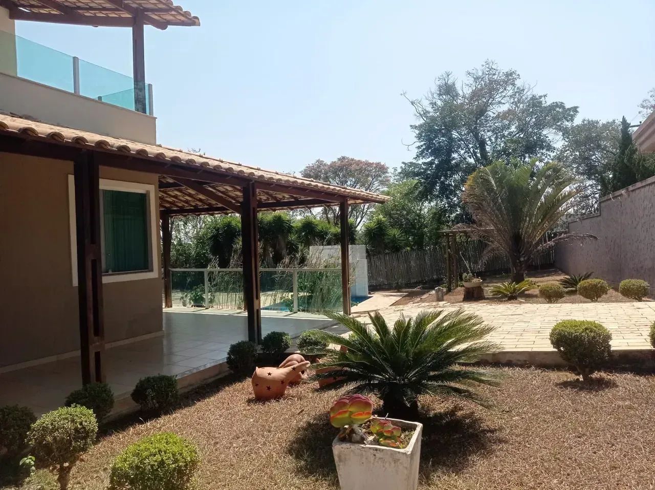 Excelente casa no Condomínio Vale do Ouro