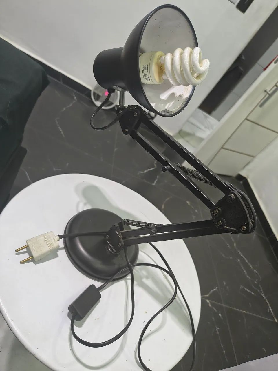Luminária articulada de mesa  - Foto 5