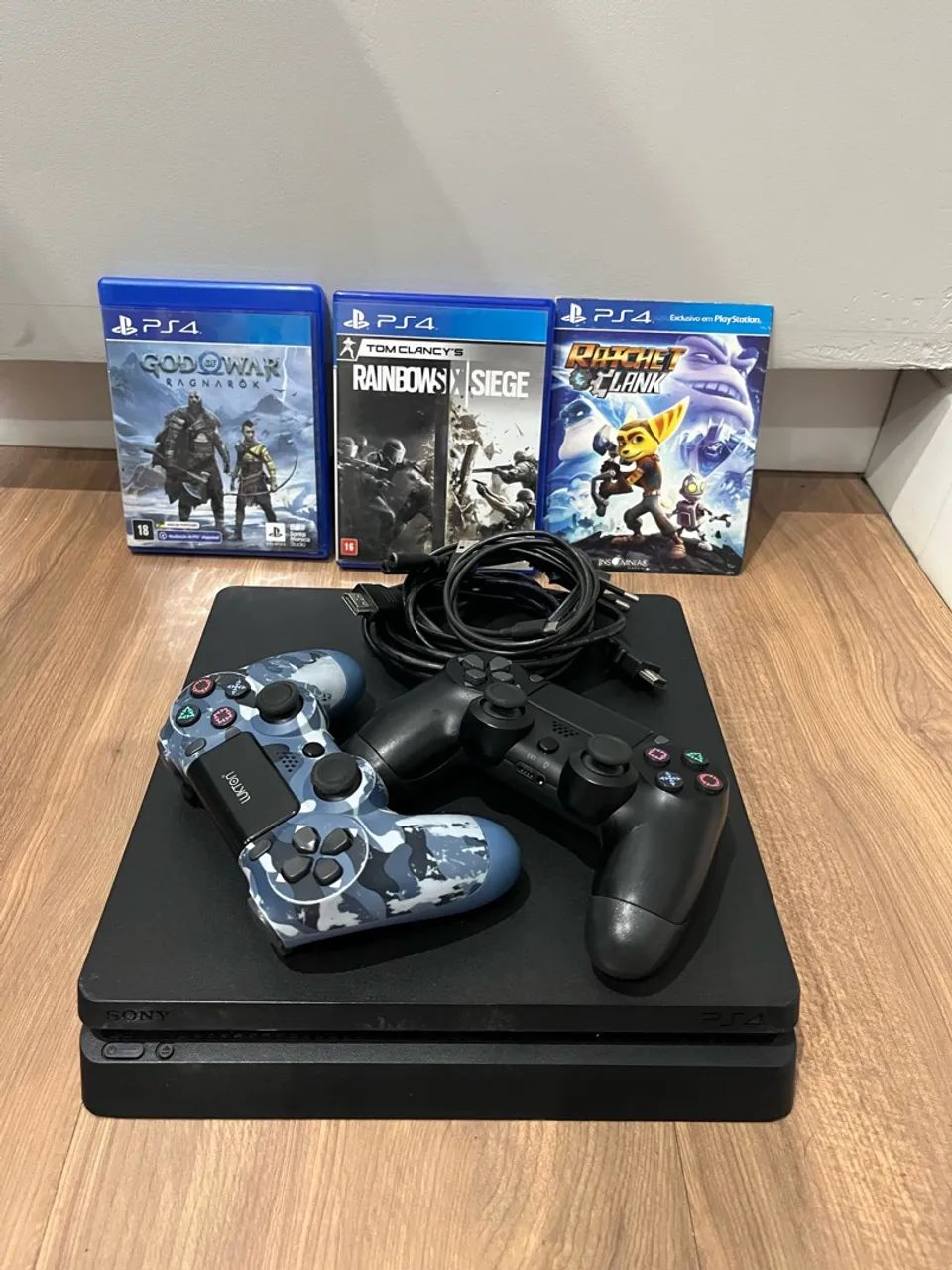 Playstation 4 Slim 