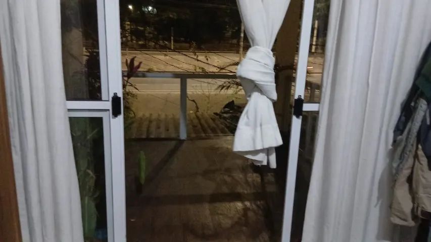 Vende-se Casa com Espaço Comercial
