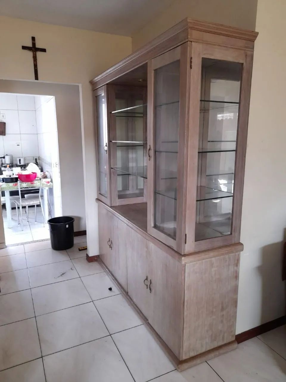 Cristaleira com oratório e arca - Foto 4
