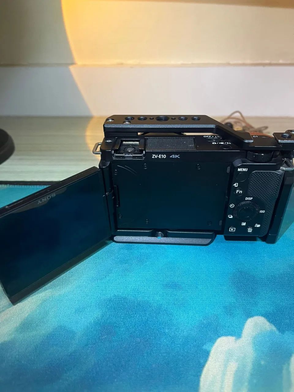 Sony ZVE-10 (Corpo) + acessórios - Foto 5