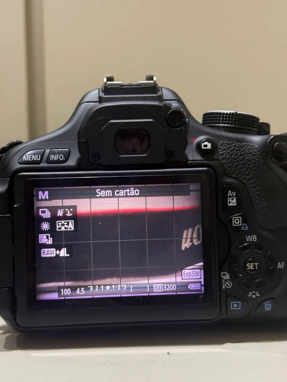 Vende-se Cannon Eos t3i - Foto 3