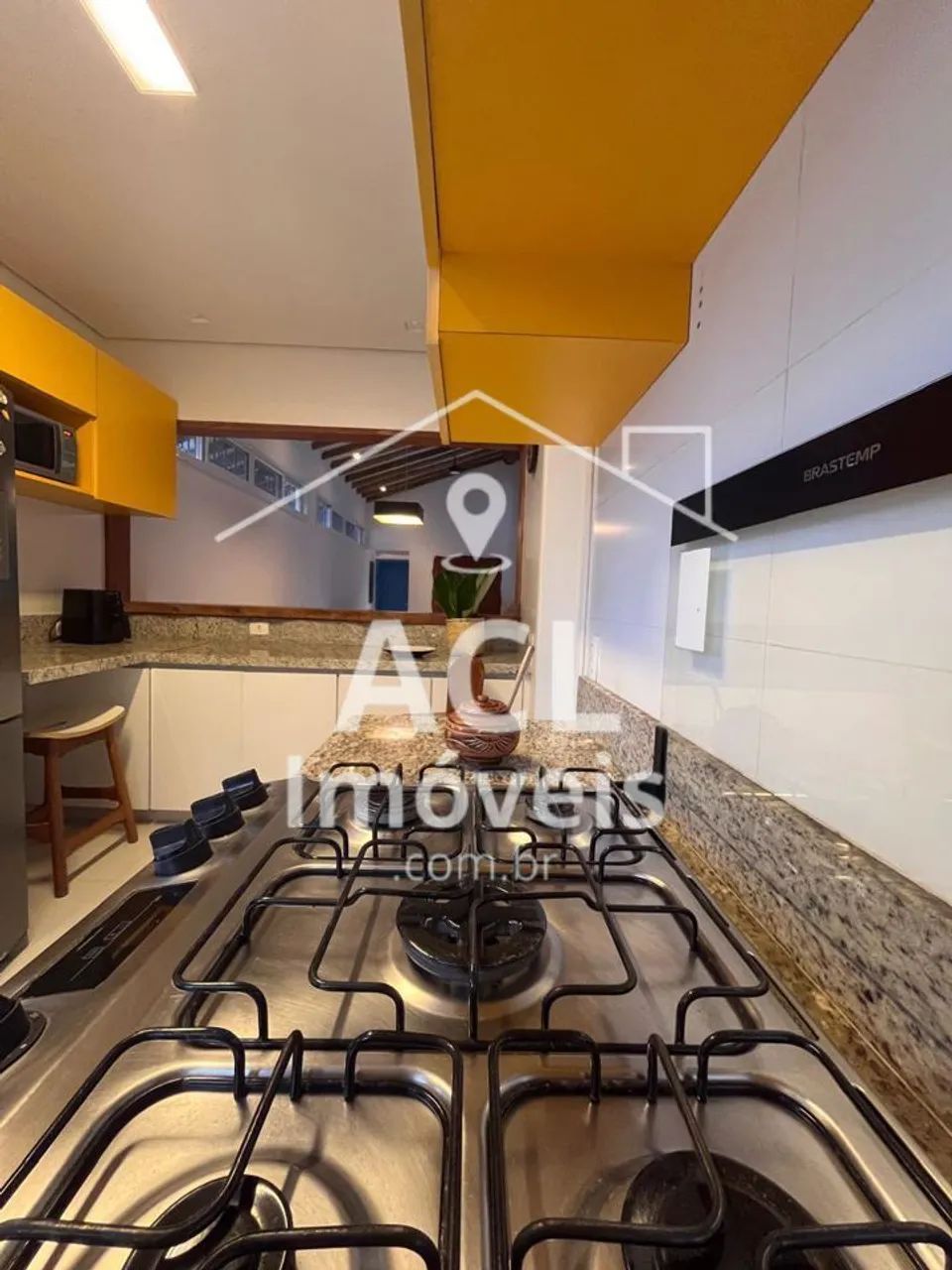Casa para locação anual em Camburi | 80 m da praia | 3 suítes | Quintal | 12 vagas - Foto 6