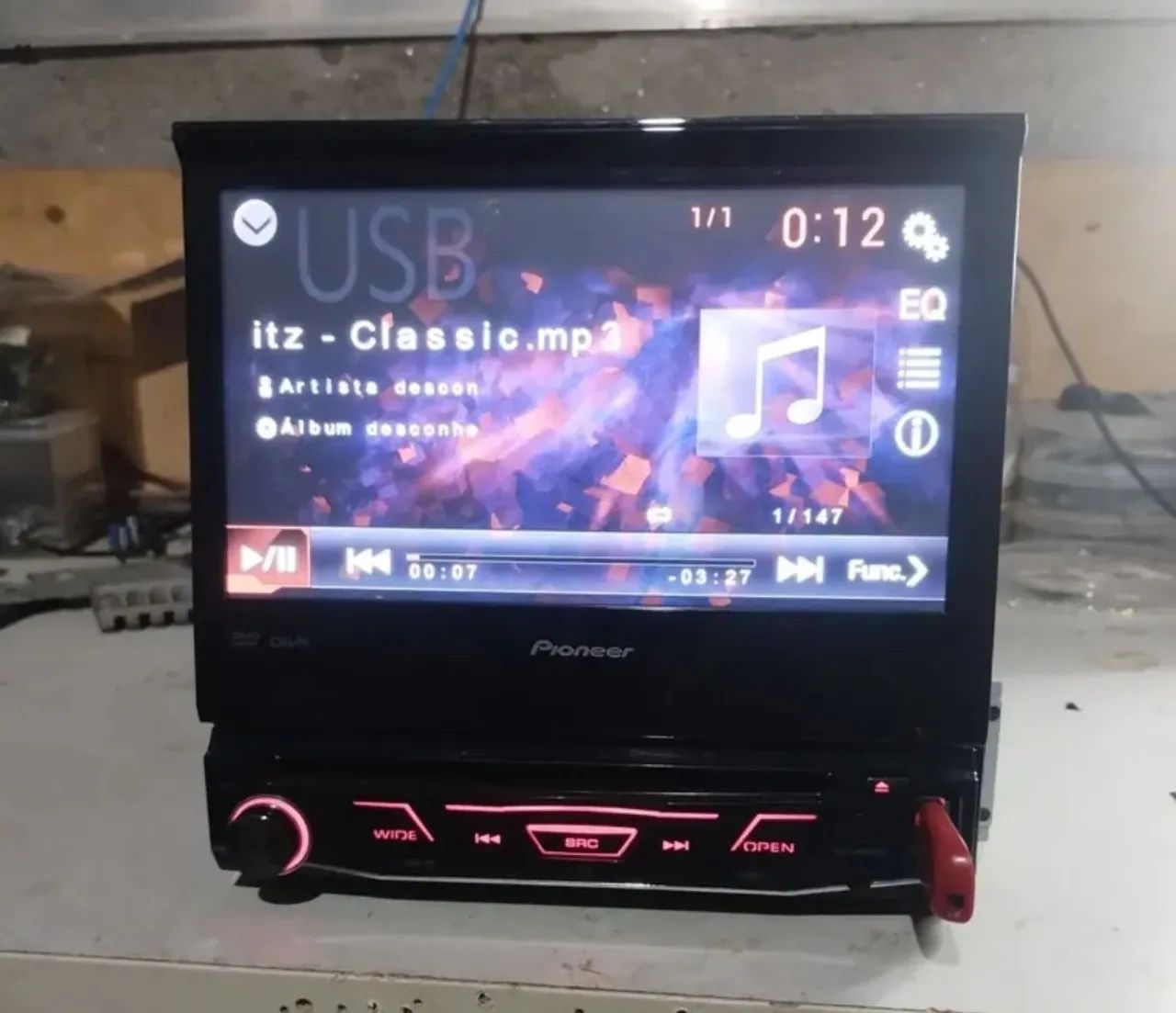 Vendo DVD retrátil 