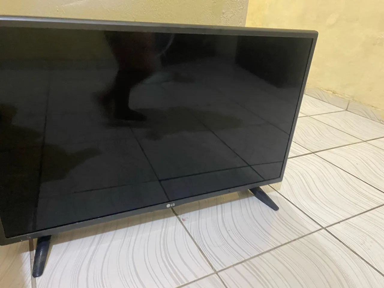 SMART TV 32 polegadas defeito na tela LG  - Foto 2
