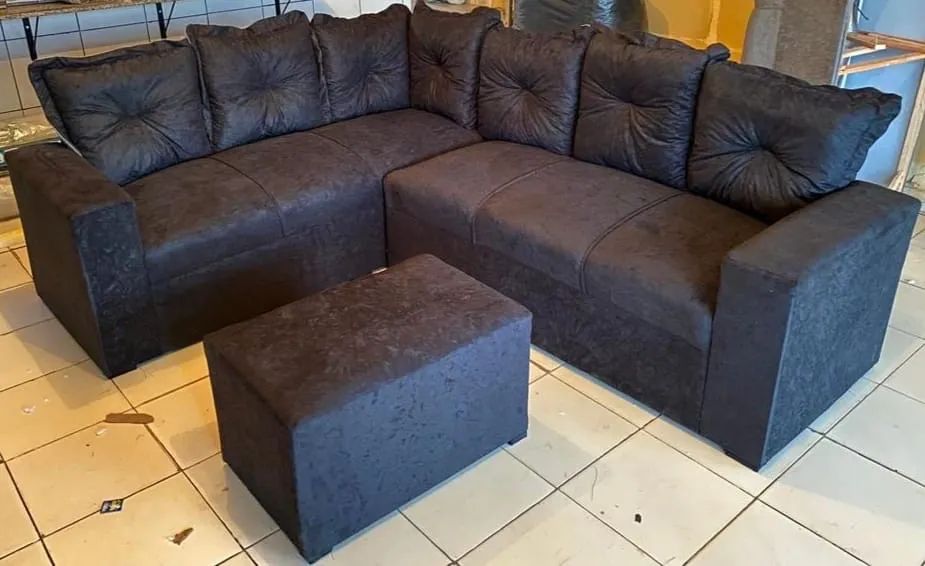 Sofá de canto max com puf novo  - Foto 2