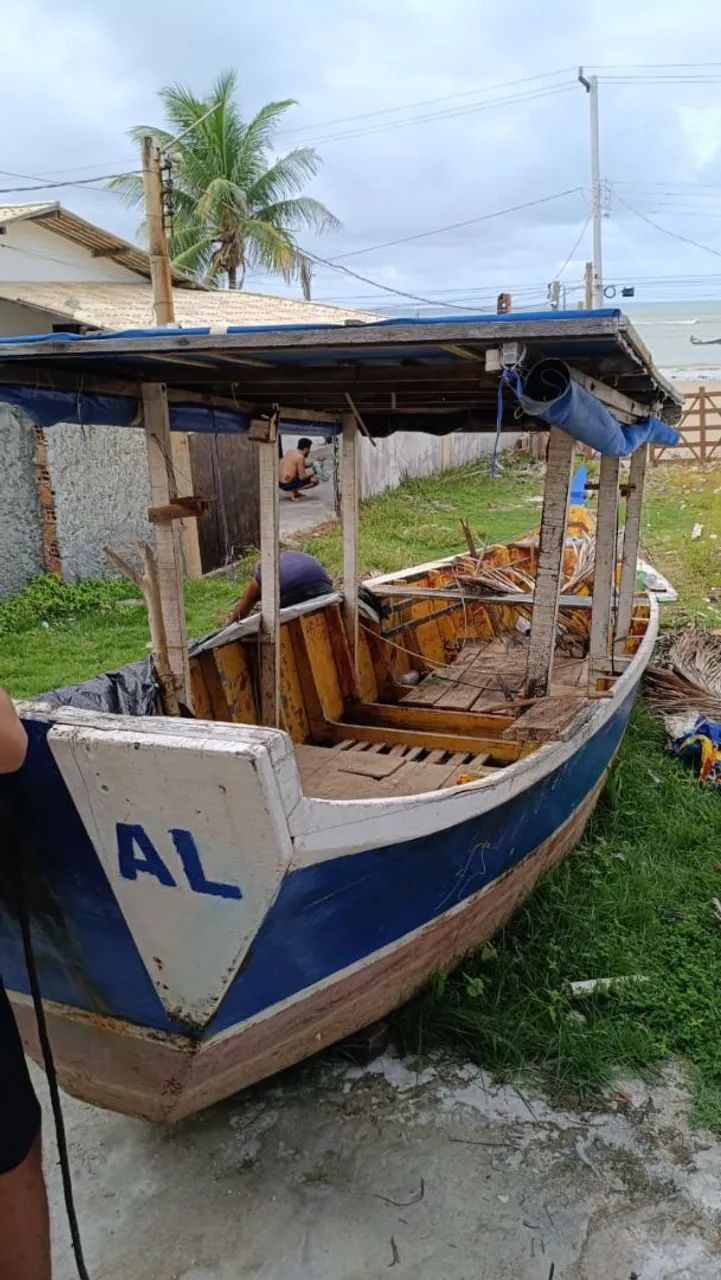 BARCO DE MADEIRA COM MOTOR 13.0