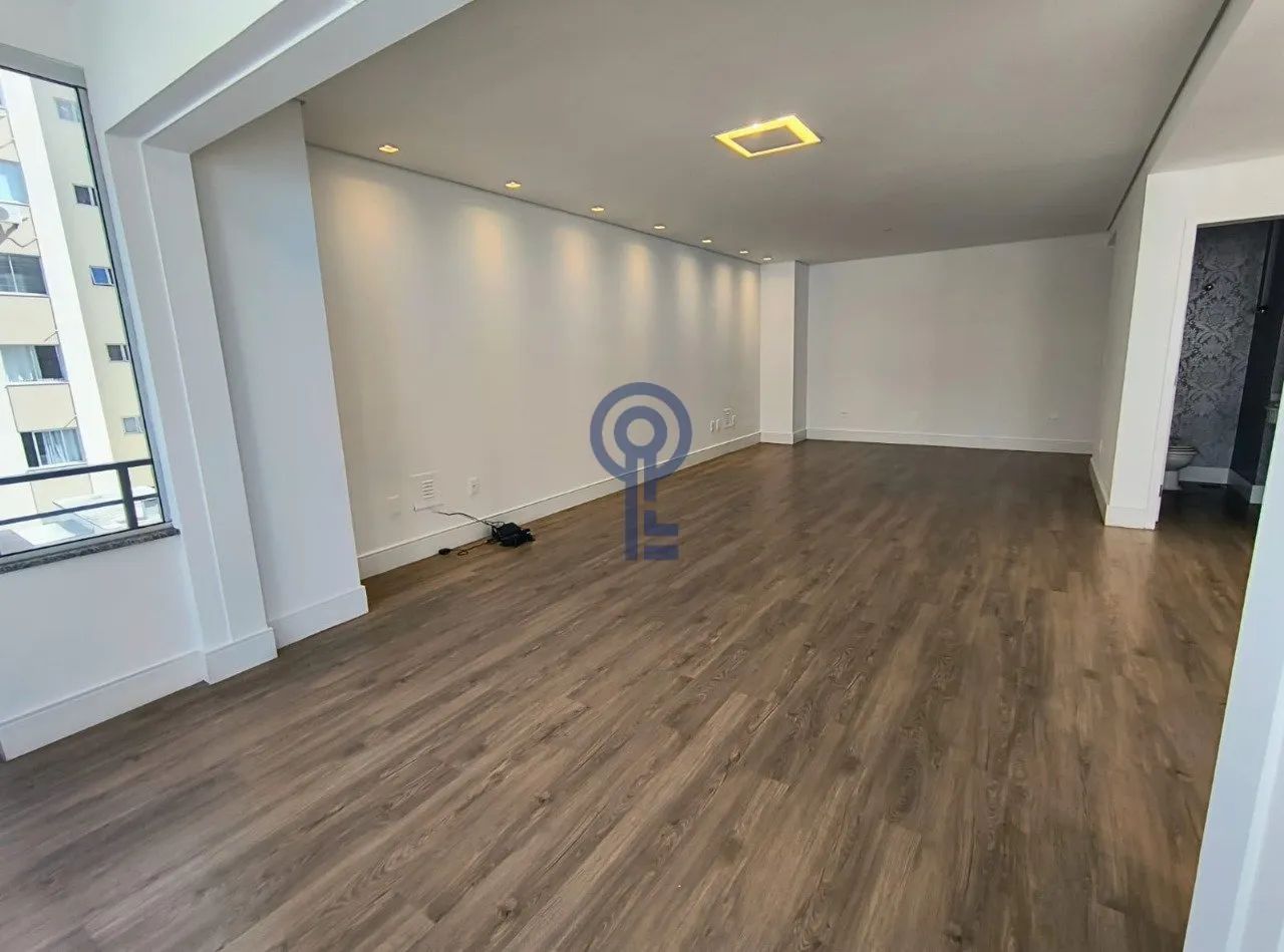 Apartamento com 3 dormitórios no Centro - Foto 2