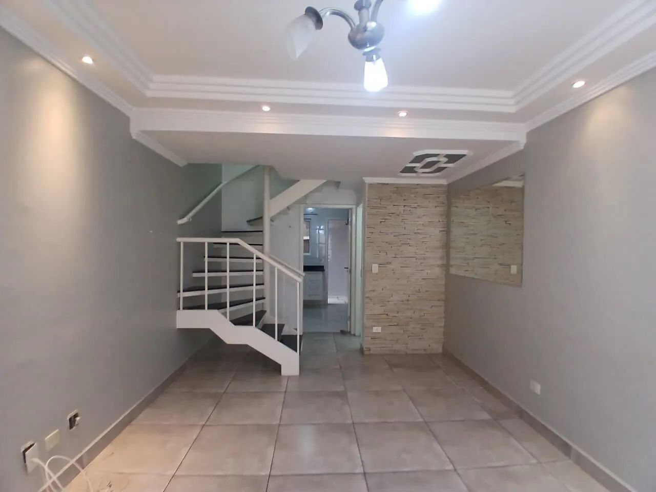 Casa em condomínio com 2 quartos e 2 vagas FL43 - Foto 2
