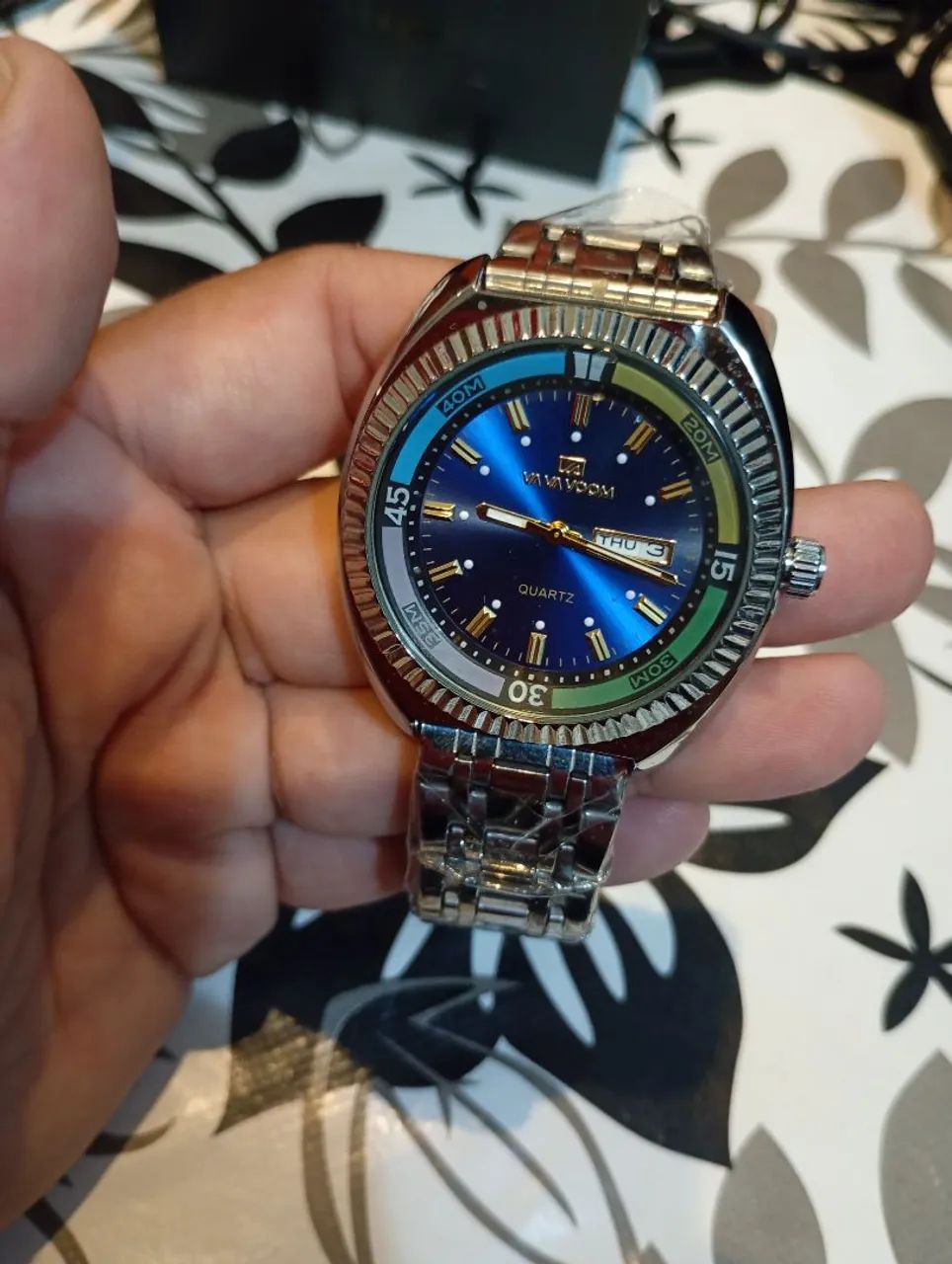 Relógio novo pulseira de aço inox 