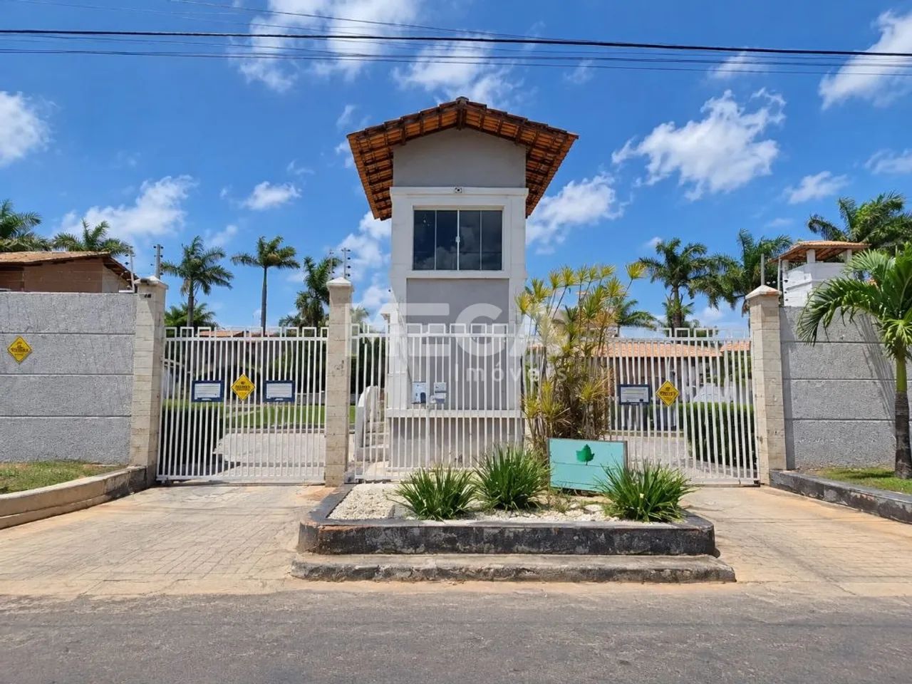 Casa com 3 suítes no bairro Coité em Eusébio, CE