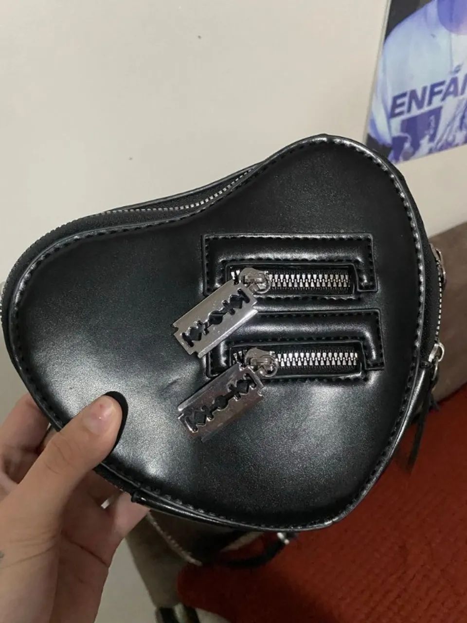 BOLSA DE COURO FAKE EM FORMATO DE CORAÇÃO - Foto 3