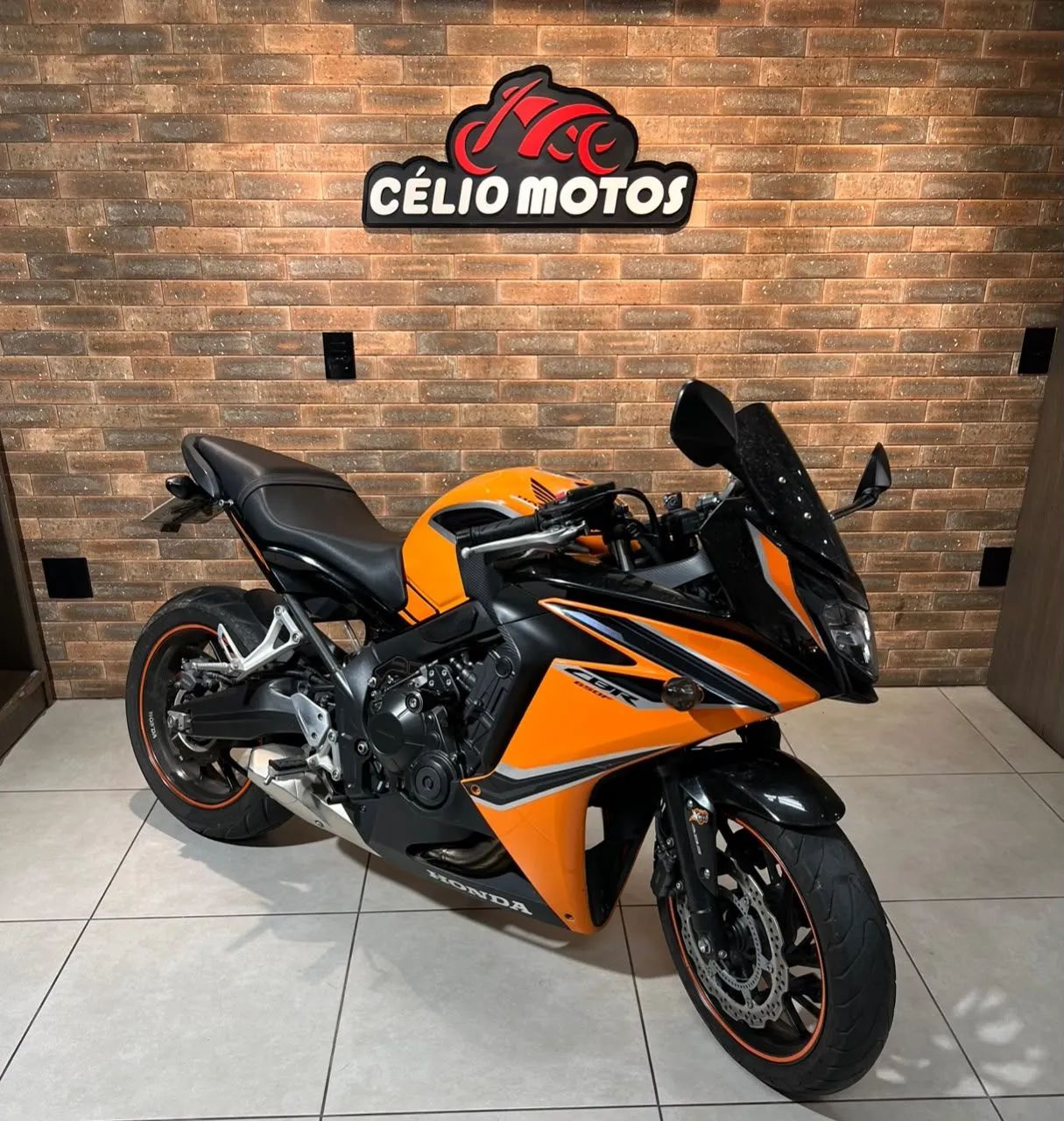 CBR 650 F LARANJA 2018/2019 - Foto 2