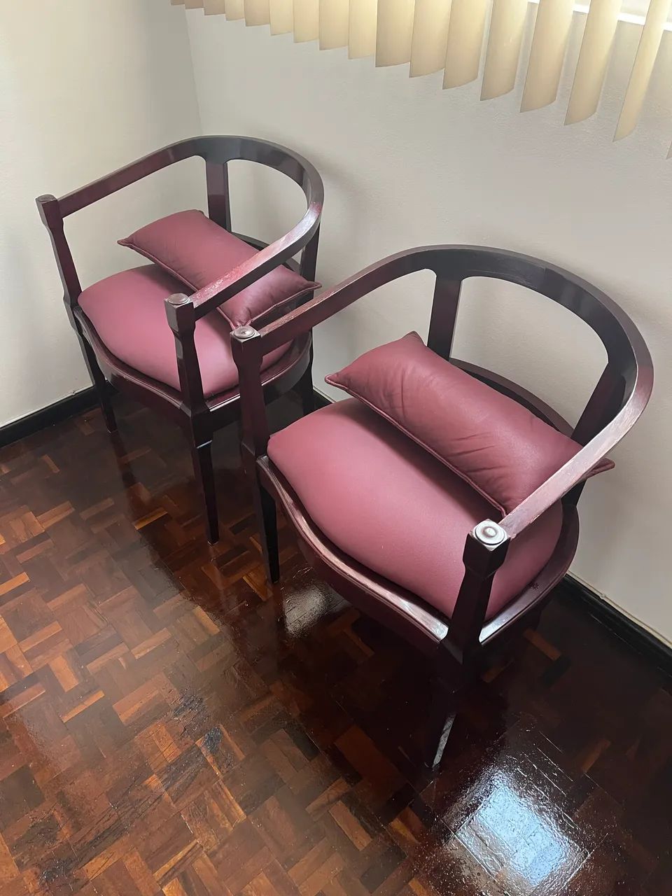 Conjunto de Cadeiras Meia Lua Mogno  - Foto 5