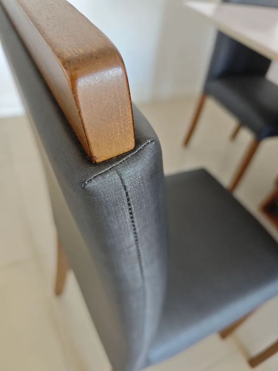 Vendo mesa com 6 cadeiras - Foto 5