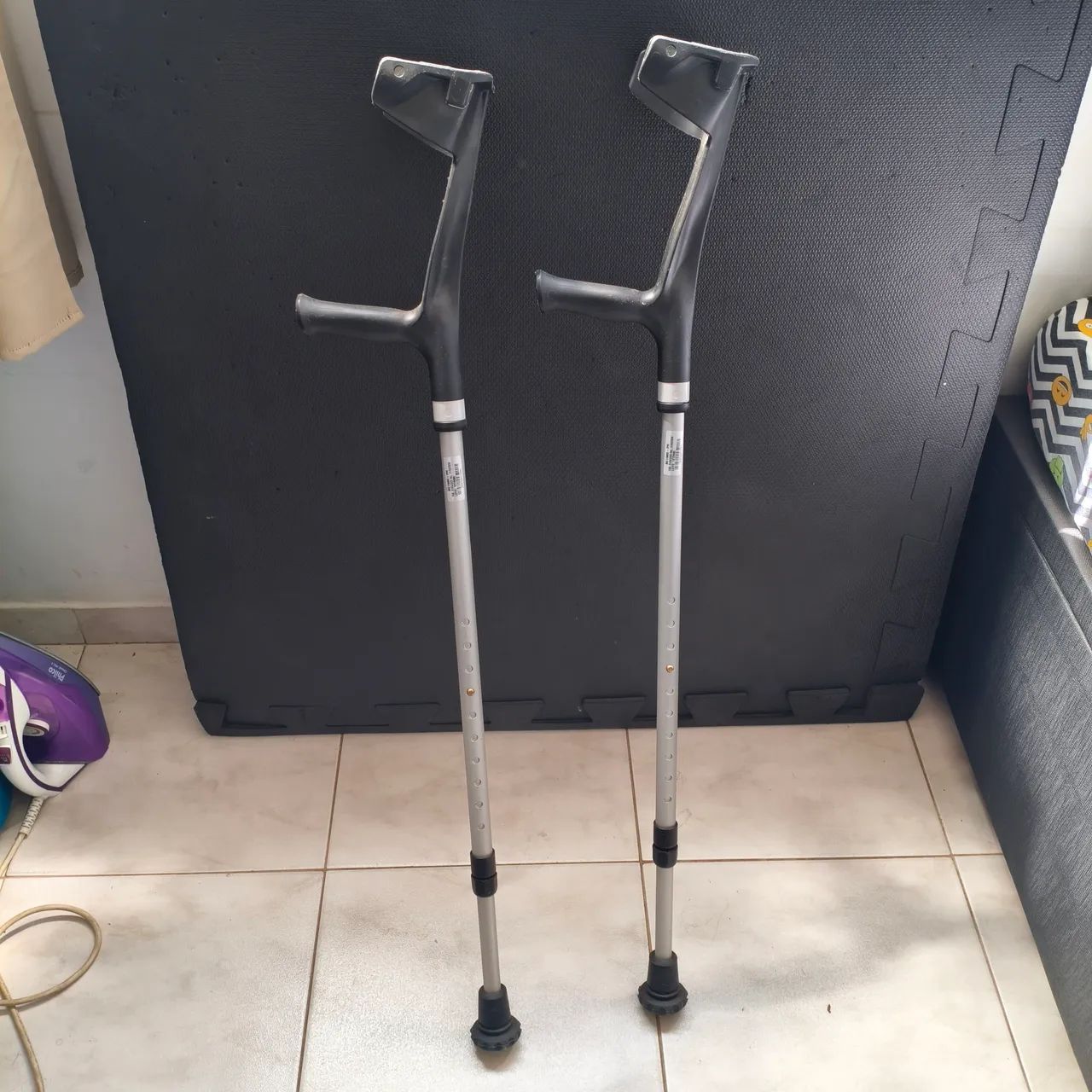 Par de muletas e andador  - Foto 2