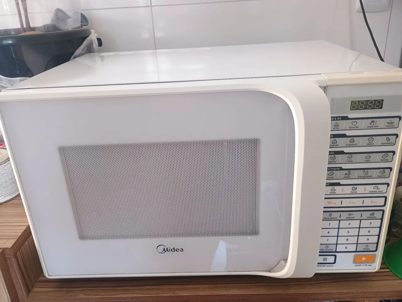 Microondas Midea 42 litros.  - Foto 3